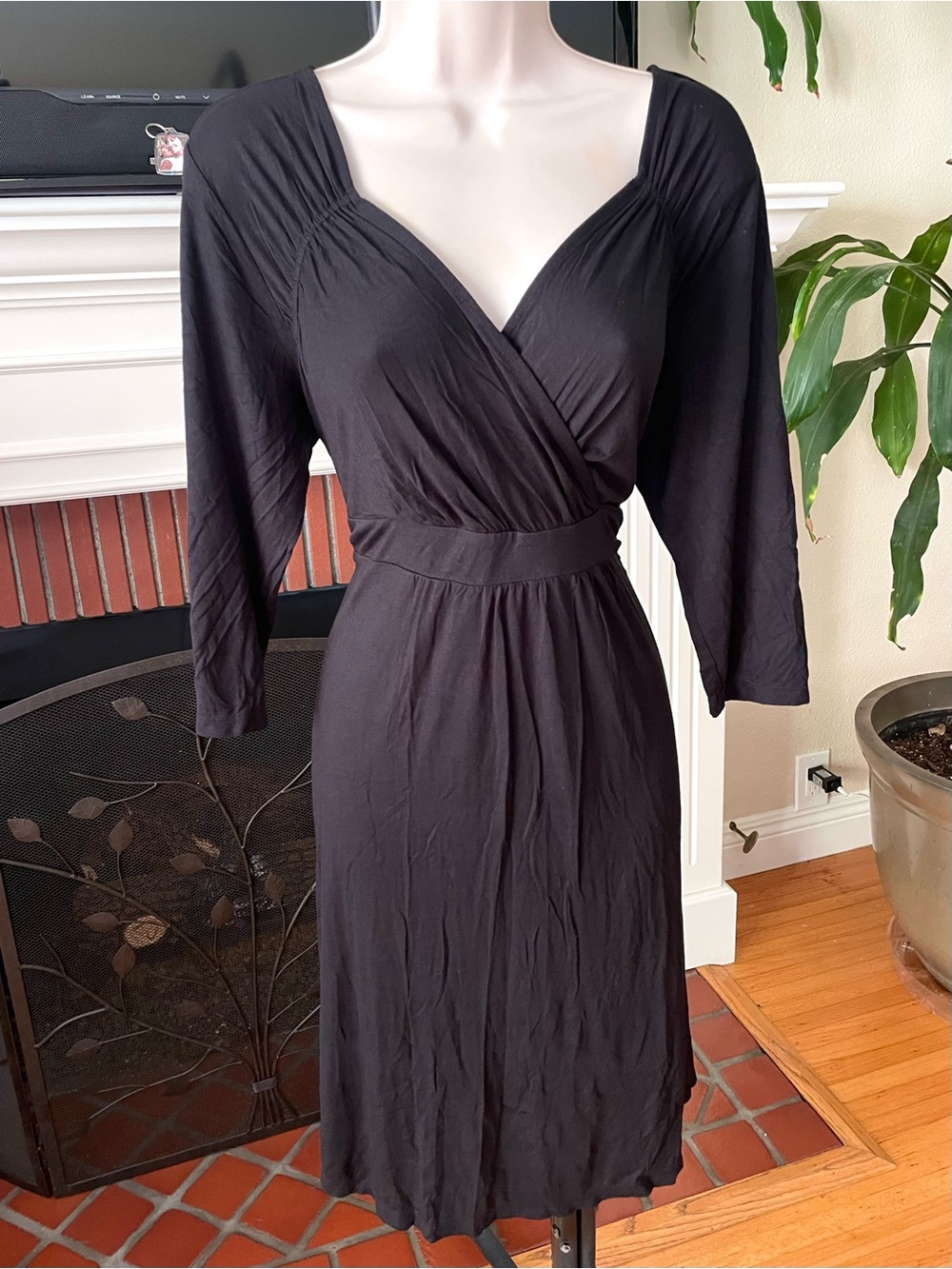 Liz Lange Black, Short Sleeve, V-neck Maternity Dress Large